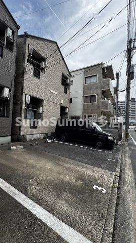 アーバン平尾の駐車場
