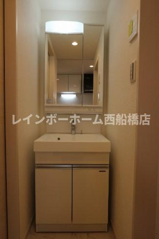 RIZEST幕張の洗面所