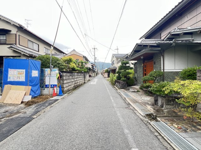 葛城市新庄5期　全1棟の前面道路含む現地写真