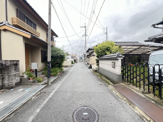 葛城市新庄5期　全1棟の前面道路含む現地写真