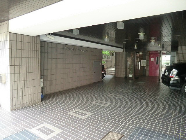 グランドメゾン中山手の外観