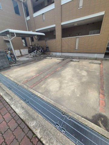 クラールの駐車場