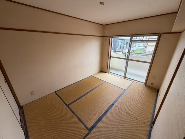 プロミネント馬橋の和室
