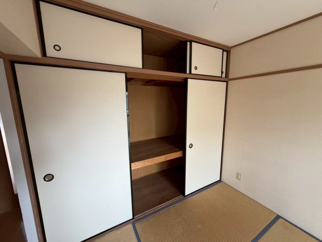 プロミネント馬橋の和室