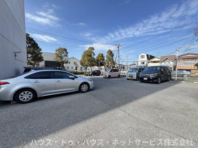 プロミネント馬橋の駐車場