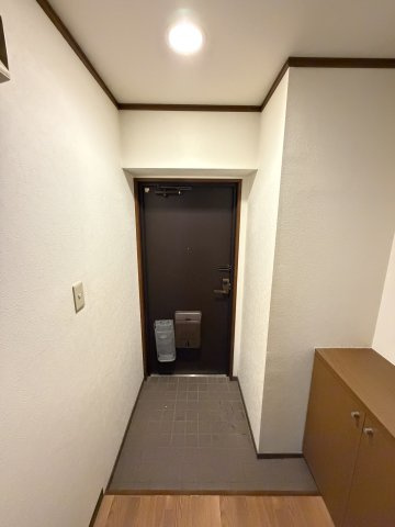 FSビルの玄関