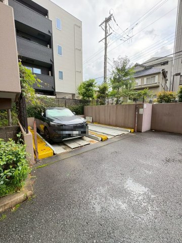 ＫＤＸ宝塚レジデンスの駐車場