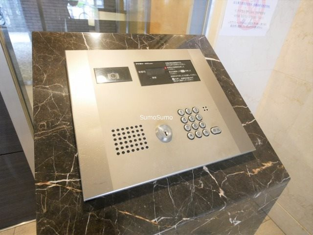 エスライズ難波EASTの外観
