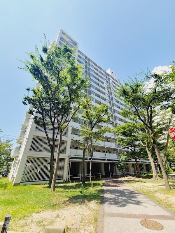 UR武庫川 23号棟の外観