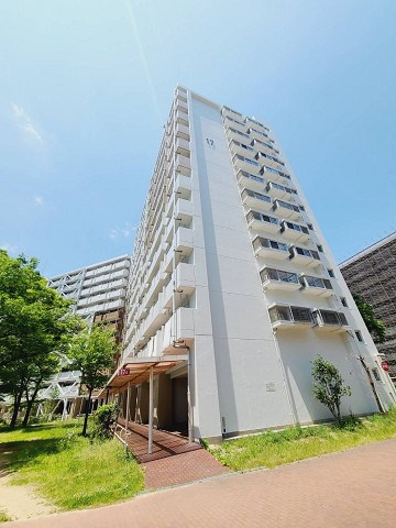 UR武庫川 17号棟の外観