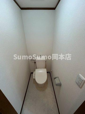 エクセルコート芦屋のトイレ|落ち着いた色調のトイレです