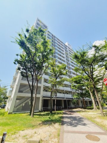 UR武庫川 23号棟の外観