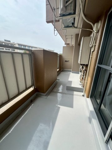 UR武庫川 18号棟のバルコニー