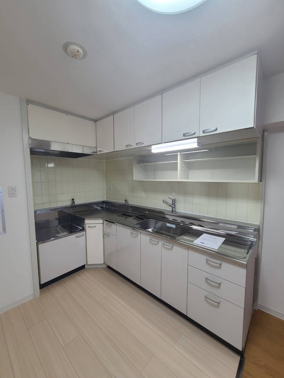 UR武庫川 11号棟のキッチン