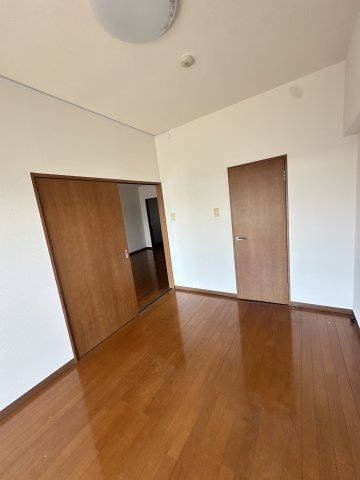 アーバンハイツ住乃江の寝室