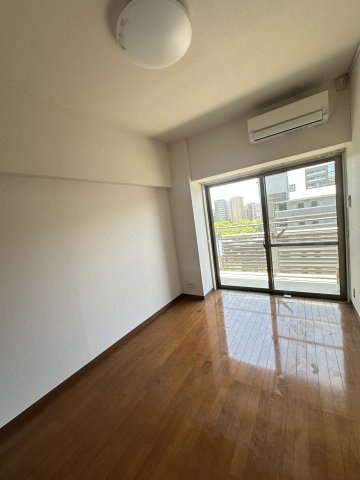 アーバンハイツ住乃江の寝室