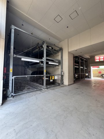 エステムコート神戸ハーバーランド前Ⅴアクアの駐車場