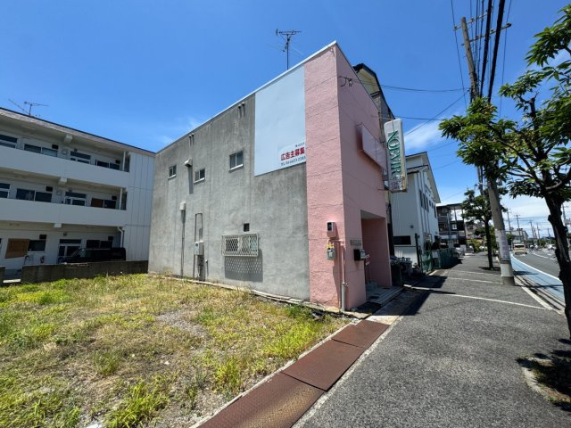 鳳西町二丁　店舗付住宅の外観