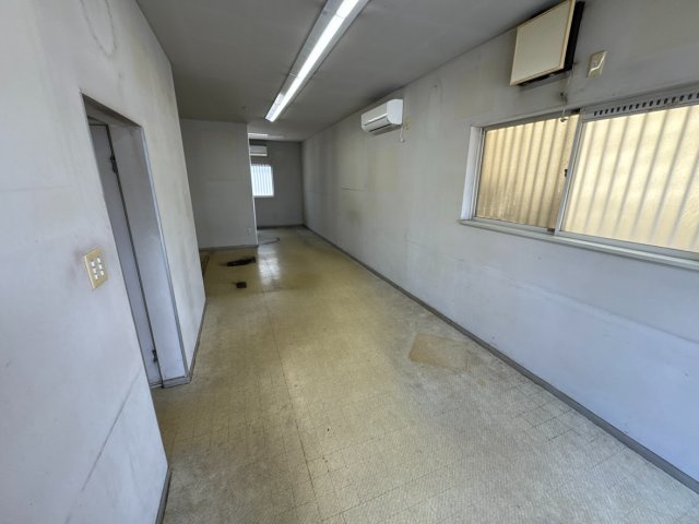 鳳西町二丁　店舗付住宅の内装