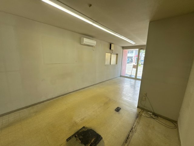 鳳西町二丁　店舗付住宅の内装