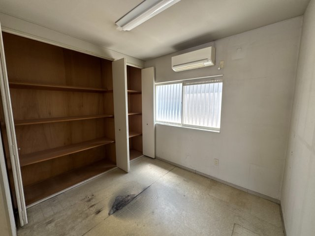 鳳西町二丁　店舗付住宅の内装