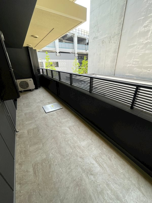 RJR堺筋本町タワーのバルコニー
