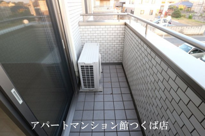【バルコニー】 | ドレッセ桜 | 類似です