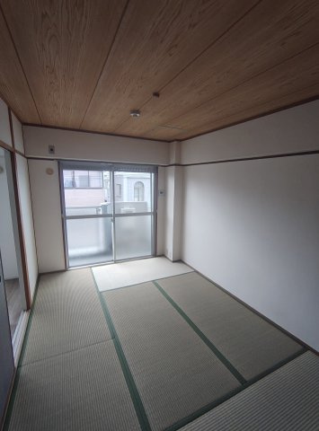 六甲スカイハイツの和室