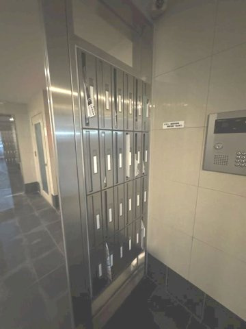ラビン新開地の外観