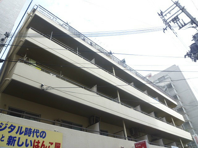 山田ビルの外観
