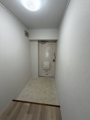 高取台グリーンハイツ B棟の玄関