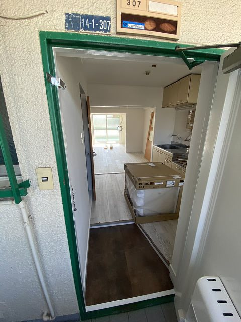 向川原土井マンションの玄関|明るい玄関です