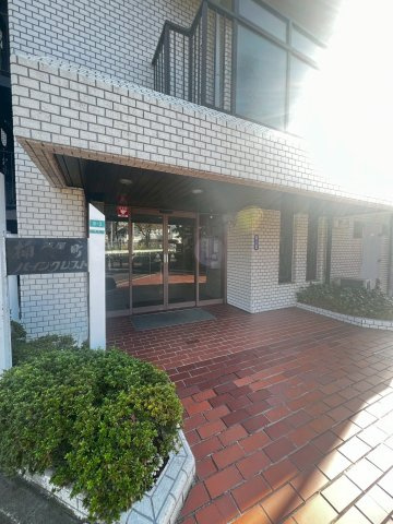 芦屋楠町パインクレストのエントランス