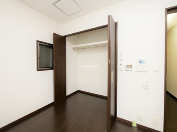 プルミエール南本町の収納