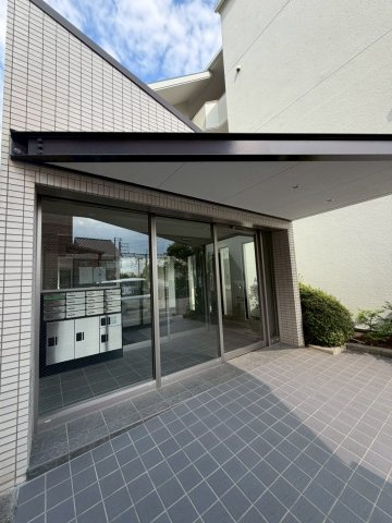 清保アイレックスコートのエントランス