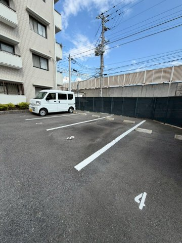 清保アイレックスコートの駐車場