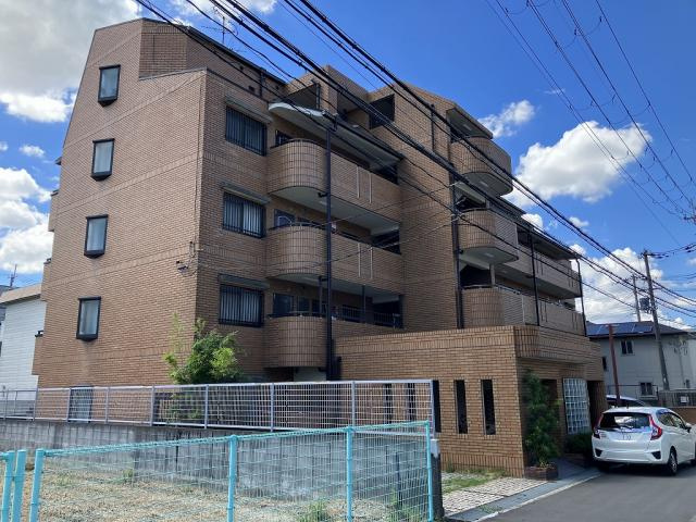 長興寺こよしマンションの外観