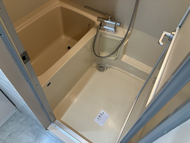 長興寺こよしマンションの浴室
