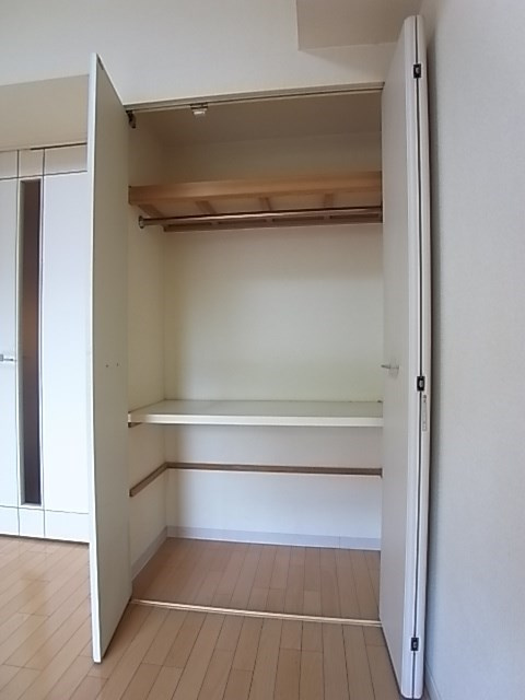 スワンズ神戸三宮イーストの収納