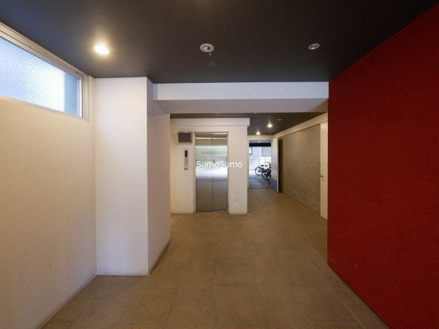 サンロール難波南のロビー
