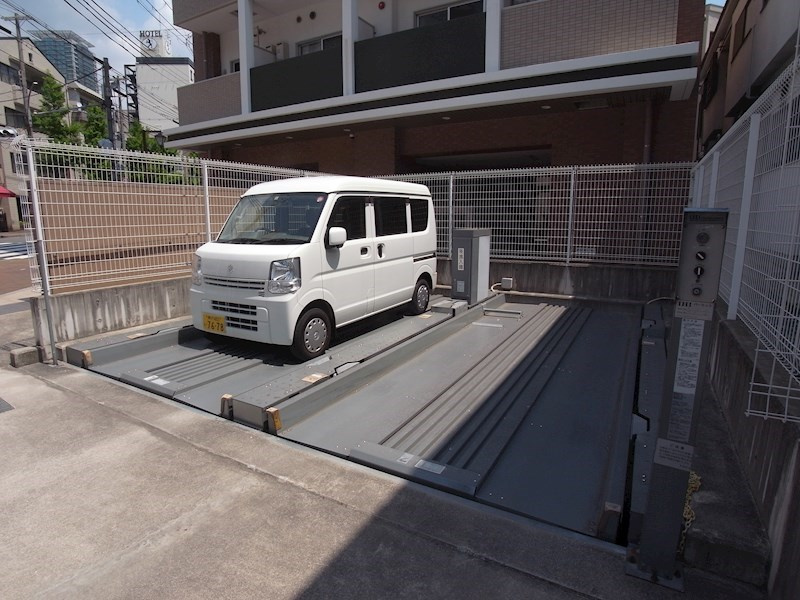 スワンズ新神戸ウィータの外観