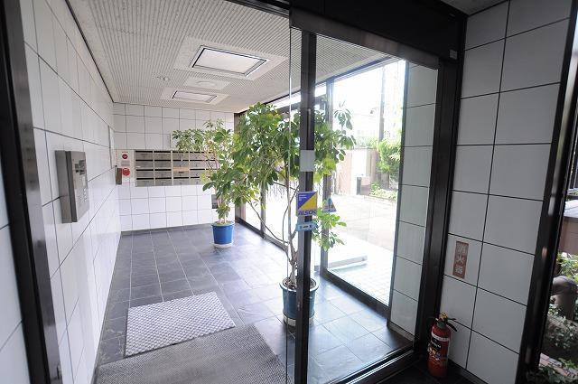 メゾンエル桜新町のエントランス|別室参考写真 
