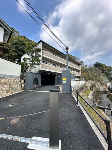 ベルグラン宝塚の駐車場