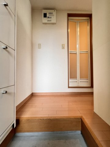 レティーフ平尾の玄関