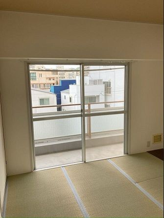金物ビルの寝室