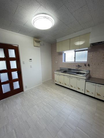 東谷842-10戸建の居間・リビング