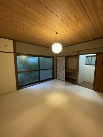 東谷842-10戸建の居間・リビング