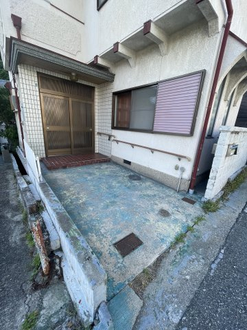 東谷842-10戸建のエントランス