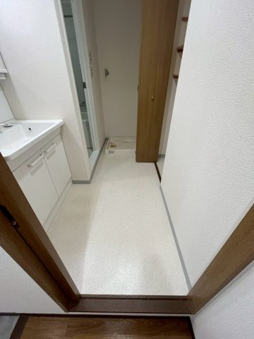 白鷹苦楽園マンションの玄関