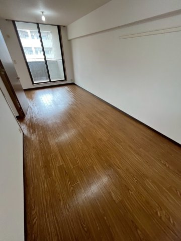 白鷹苦楽園マンションの居間・リビング